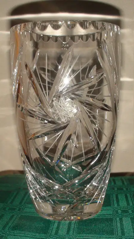 Vase pour fleurs en cristal «pinwheel» in Home Décor & Accents in Laval / North Shore - Image 4