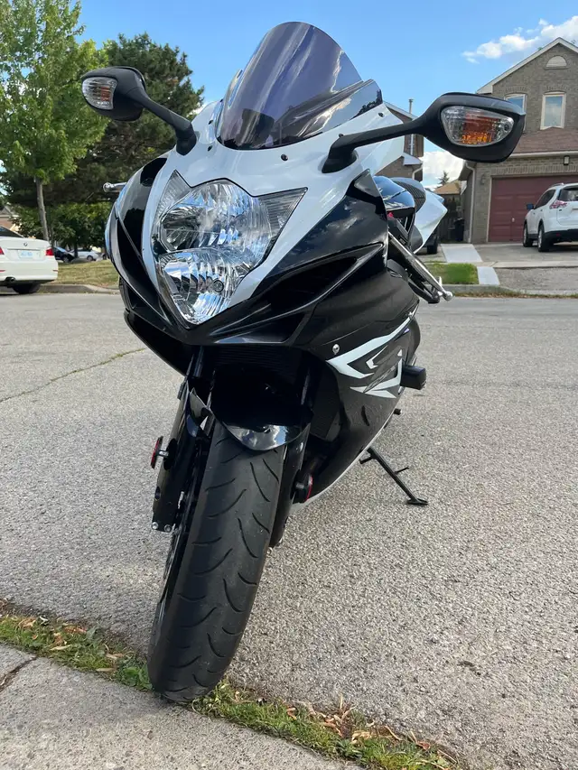 2014 GSXR 600 in Sport Bikes in Oakville / Halton Region - Image 4