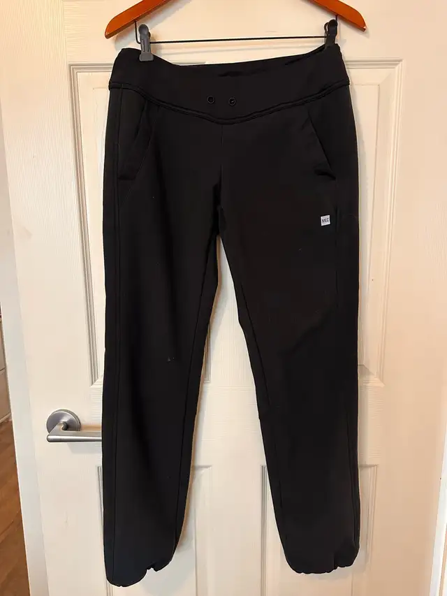 MEC Black Lined Snow Pants - Size Small in Women's - Bottoms in Oakville / Halton Region - Image 2