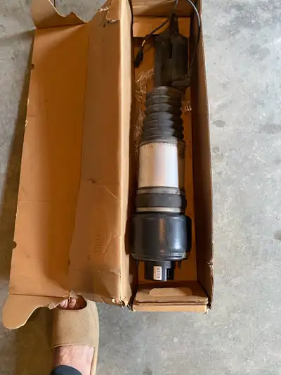 For Mercedes W211 RWD E350 E500 CLS500 CLS550 Front Right Air Suspension Strut: