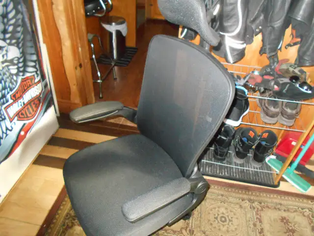 BRAND NEW ERGONOMIC OFFICE // COMPUTER CHAIR in Chairs & Recliners in Cape Breton - Image 5