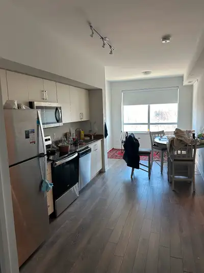 Shared room for rent in 1 bedroom+den in Markham/ellesmere
