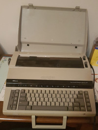 Sears SR2000 "The Electronic Scholar" Typewriter
