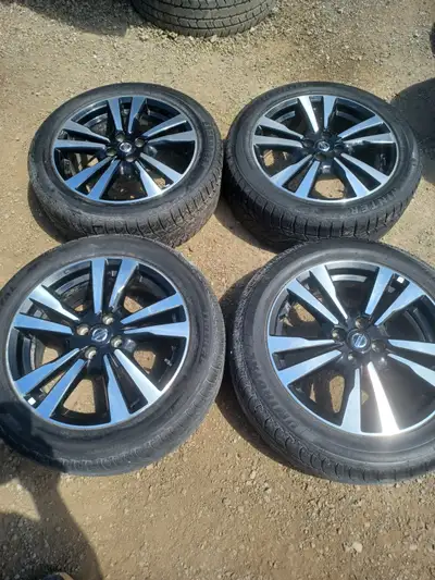 SELLING SET OF 4 OEM MAG RIMS FROM 2020 NISSAN KICKS 17 INCH 4 RIMS EXCELLENT,1 TINY MARK ON ONE RIM...
