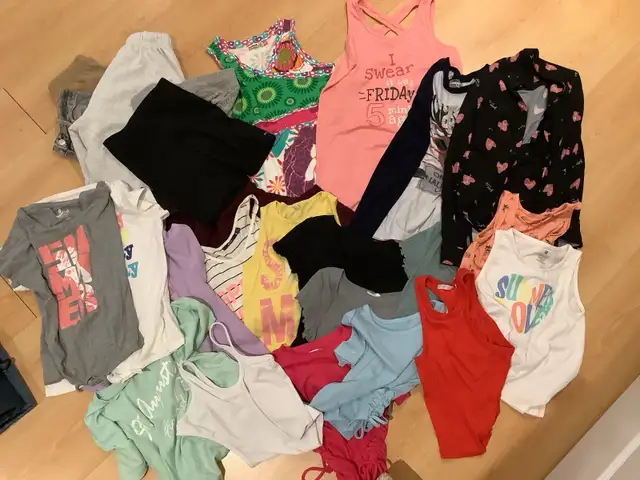 Lots vêtements fille 12 ans in Kids & Youth in Longueuil / South Shore - Image 2