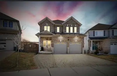 Master bedroom w/ private bathroom: $900+utilities (Available April 2026) Room w/o bathroom: $700+ut...