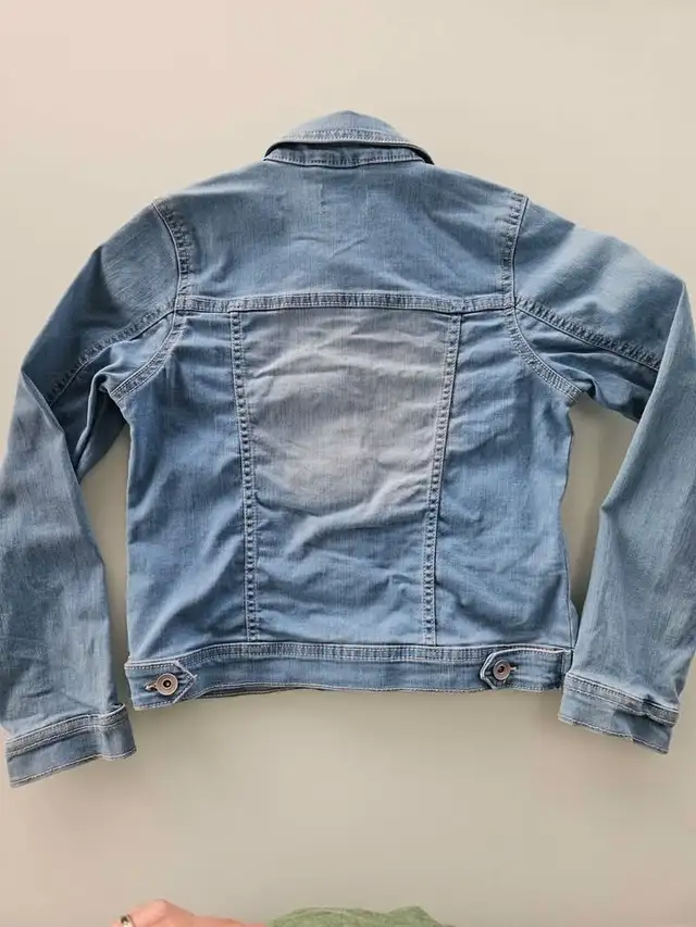 Veste jeans fille 10-12 ans in Kids & Youth in Longueuil / South Shore - Image 4
