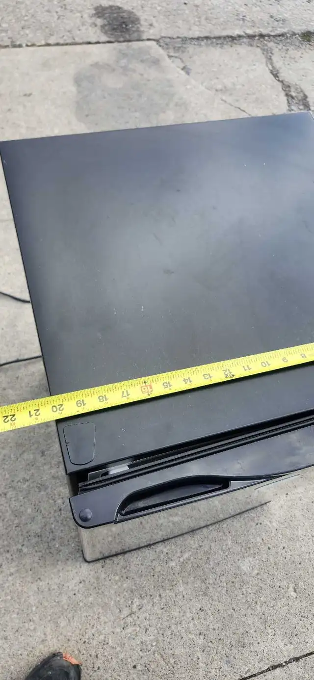 Small fridge chef (w20"/d22"/ h32"). in Refrigerators in Mississauga / Peel Region - Image 10