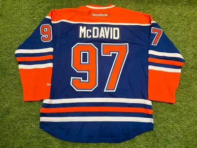 REEBOK CONNOR McDAVID EDMONTON OILERS ROOKIE NHL HOCKEY JERSEY Size: ADULT Large _____ITEM DESCRIPTI...