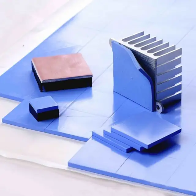 RGeek 6.0W/mK Thermal Pad GPU CPU Heatsink Cooling Conductive Si in Other in City of Montréal - Image 7