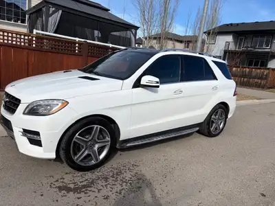 Nearly flawless condition No oil leaks, no windshield cracks, no check engine lights 4Matic AWD Upgr...