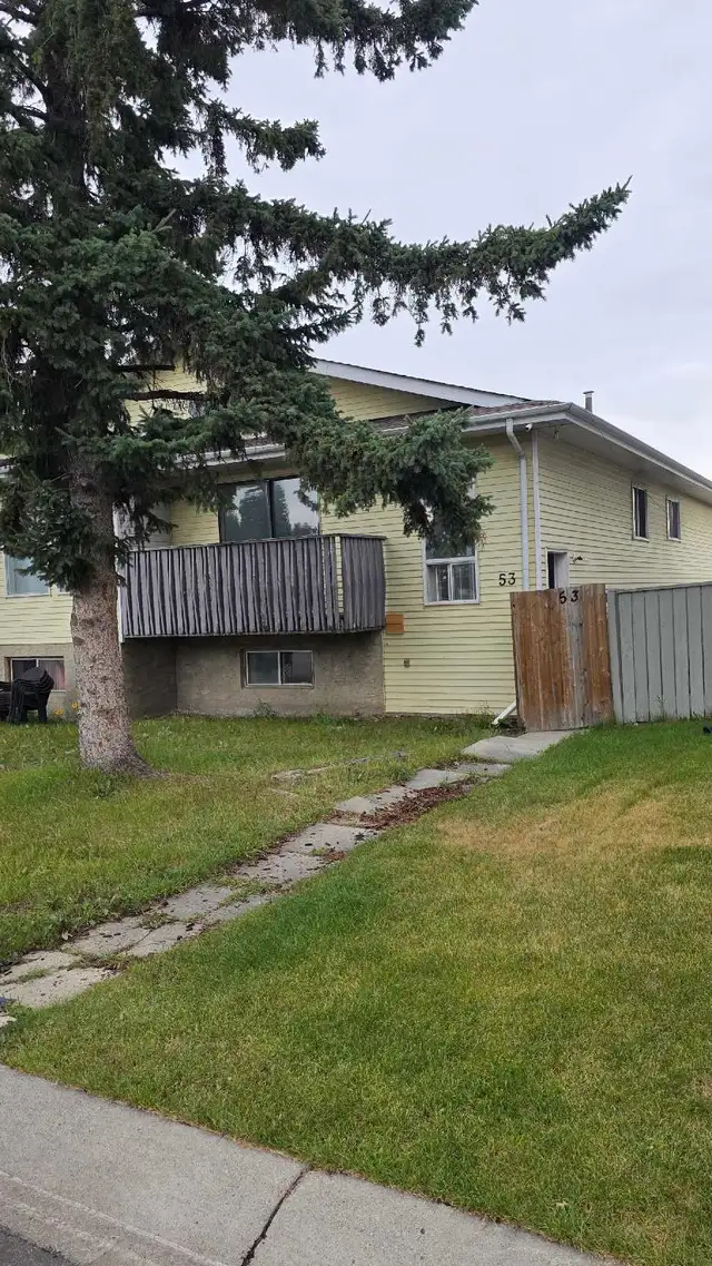 2 Bedroom Bsmt Suite - Duplex