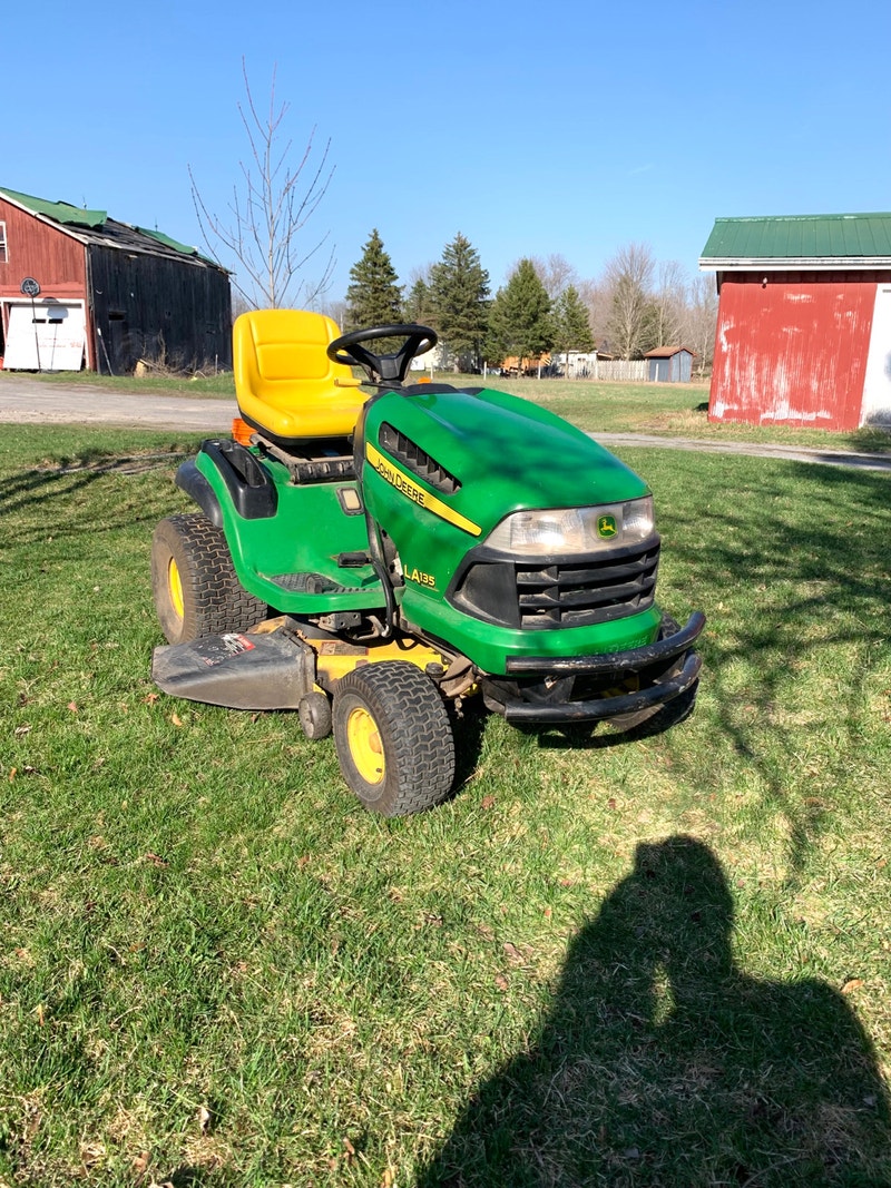 Riding lawn mowerJohn Deere LA135 Lawnmowers & Leaf Blowers