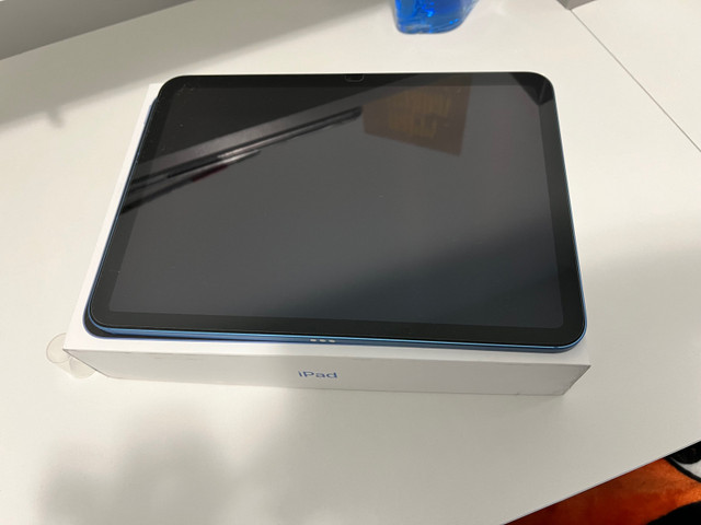 10Gen iPad With Cellular 64GB Blue in iPads & Tablets in Oshawa / Durham Region