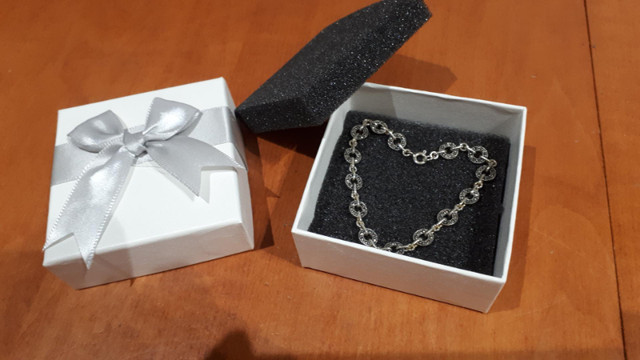 VALENTINE GIFTS - BRAND NEW BRACKLETS NEVER WORN in Jewellery & Watches in Trenton