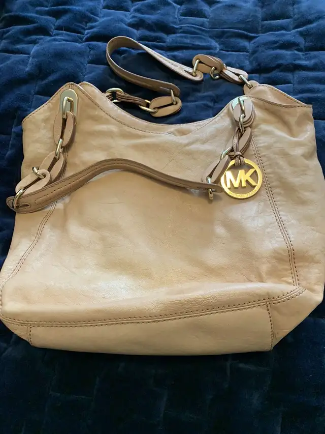 Michael Kors Vintage bag in Women's - Bags & Wallets in Mississauga / Peel Region - Image 6
