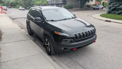 2016 Jeep Cherokee Trailhawk Limited trim AWD 3.2l SUV in a great condition Leather interior, heated...