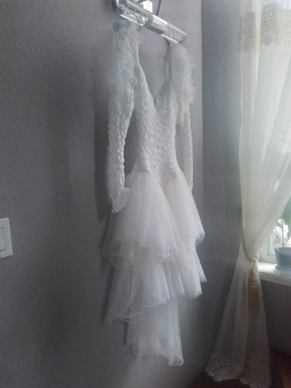 Magnifique robe de bal où robe de mariée. dans Mariage  à Sherbrooke - Image 4