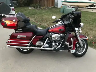 2008 ultra classic 103 cu in 6 speed Stage one kit New Michelin tires ABS, Cruise, Siren Burgler ala...