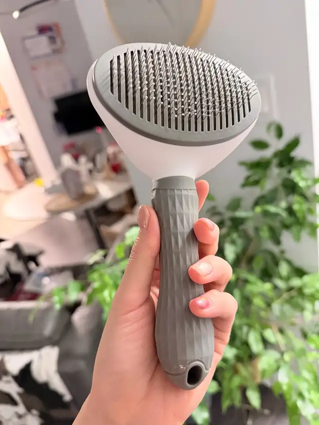brush for cats and dogs  easy to remove loose hair