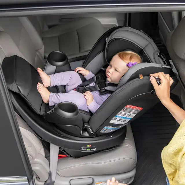 Car Seat Evenflo Revolve360 Extend All-in-One 360° Rotation Exte in Strollers, Carriers & Car Seats in Kitchener / Waterloo - Image 5