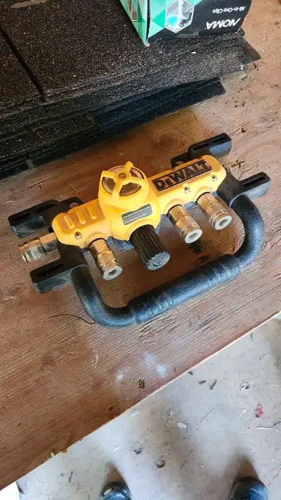dewalt 4 port line solitter, View more