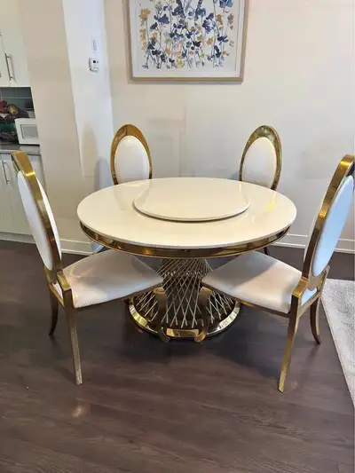 Table Ronde Dorée Élégante avec 4 Chaises Premium, View more
