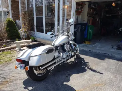 2002 Vstar Custom Cobra Pipes Switchblade Windshield Removable Hard Locking Saddle Bags Pyle Bluetoo...