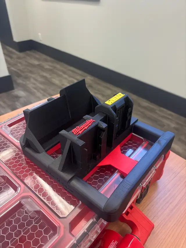 DeWaukee Packout Holder Carrier for DeWalt & Milwaukee Batteries in Power Tools in Markham / York Region - Image 7