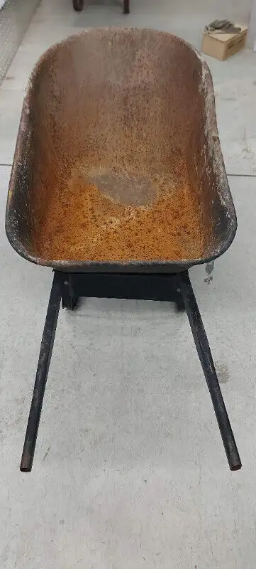 Wheelbarrow construction, metallic, tire, no leaks/cracks, View more