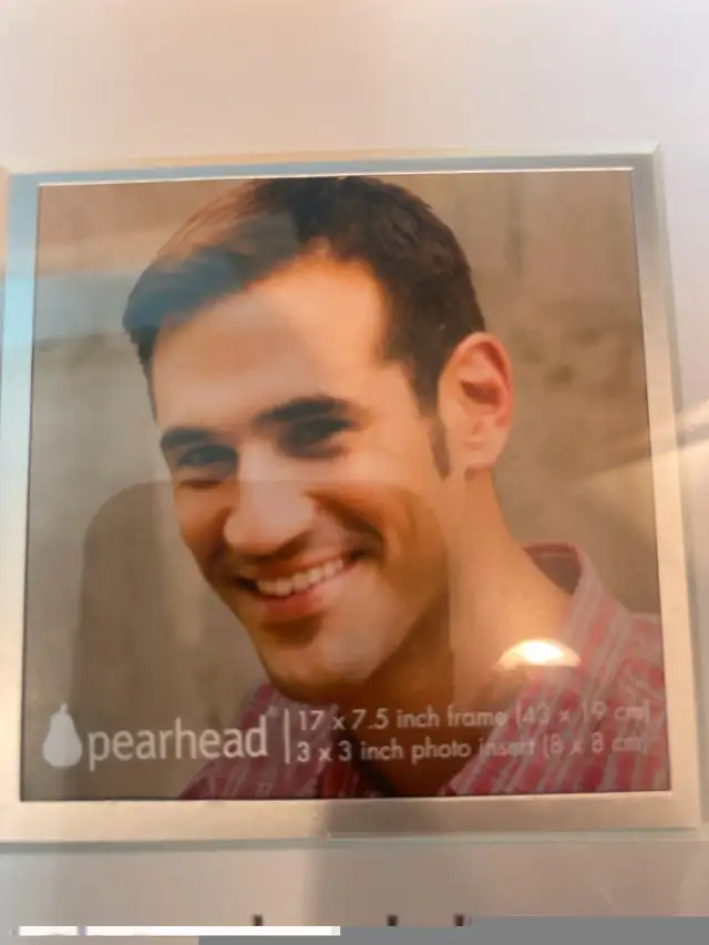 picture frame496775848557946882