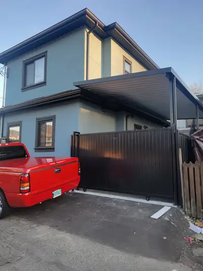 3 Bedrooms , 3 bathrooms Brand new laneway house available now. Good location near school , bus stop...