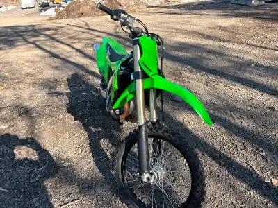 Selling a 2022 kx450. Works amazing. Just had a complete service. And needs nothing Lots of power bu...