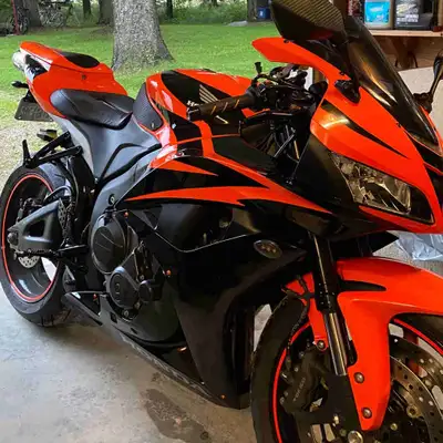 2008 Honda cbr 600rr Bike has been maintained meticulously and looks brand new. The 2008 model is on...