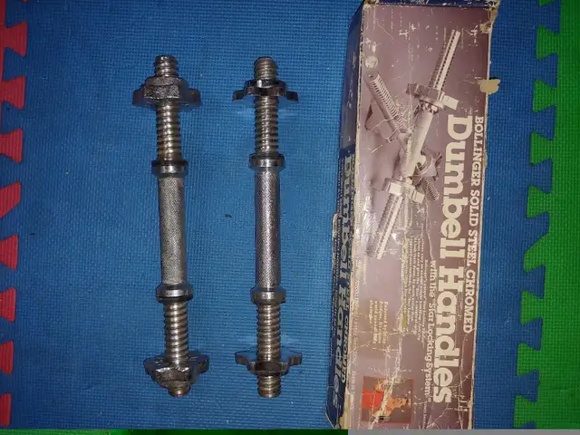 A pair of dumbbells605939072018032641