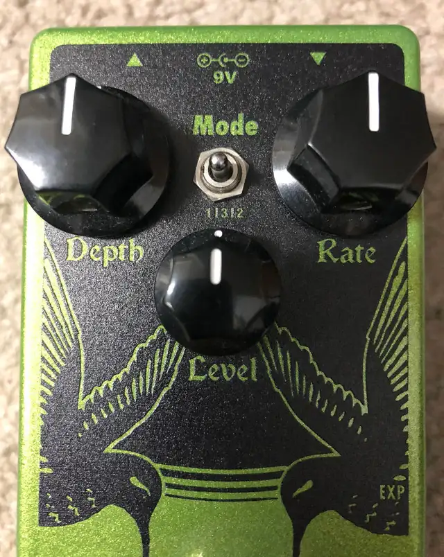 EarthQuaker Devices Hummingbird V4 Tremolo Pedal with Box in Amps & Pedals in City of Toronto - Image 3