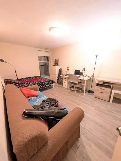 Private Room with Private Bathroom for Rent – Nepean, Ottawa Clean and spacious private room availab...