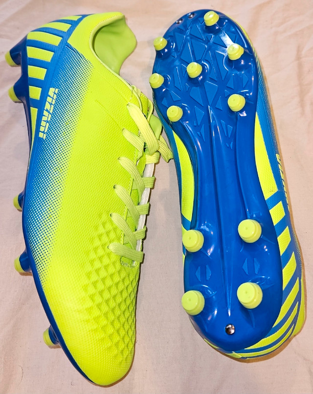 Vizari Soccer Cleats Fg/Ag Size: 9.5 US in Soccer in City of Toronto
