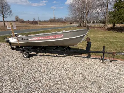 15’ Aluminum York River. Motor is 9.9 hp Evinrude, that was recently serviced. Points and gaps clean...