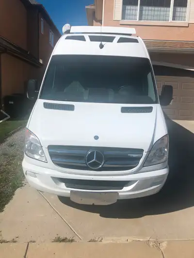 Mercedes 3500 Sprinter Van. Mint condition Unit, in floor hot water heating, oversize fridge and fre...