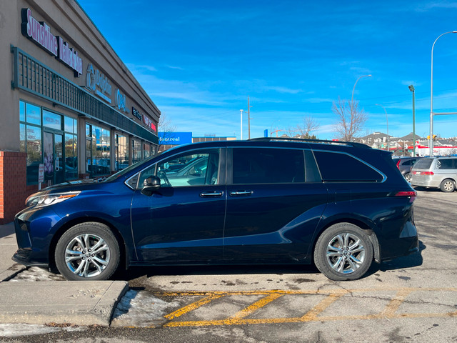 2022 Toyota Sienna XSE Hybrid in Cars & Trucks in Calgary