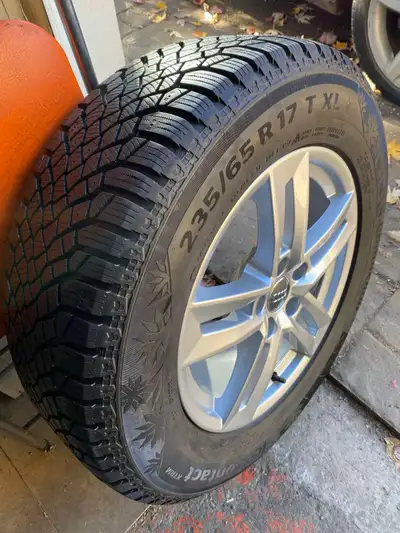 4 Mags Audi d’origine Q5 pneus d’hiver Continental ice contact 235/65R17 le tout presque neuf