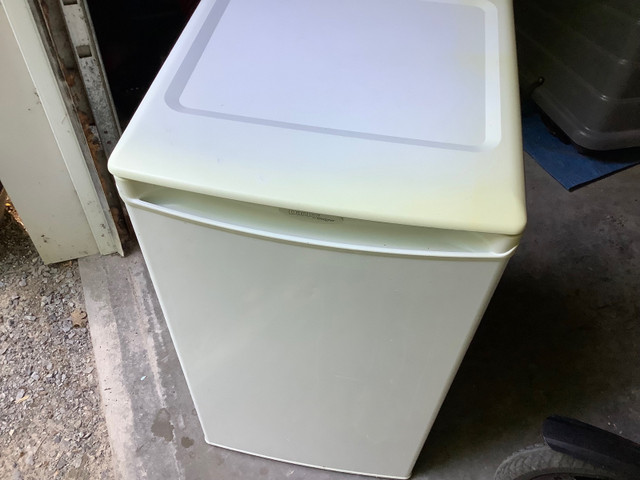 Refrigerator, compact, Danby designer series 3.2 cubic feet in Refrigerators in Kingston - Image 4