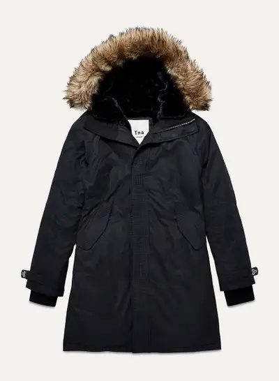 selling my aritzia black parka winter jacket, it's too small on me and doesn't fit, very good condit...