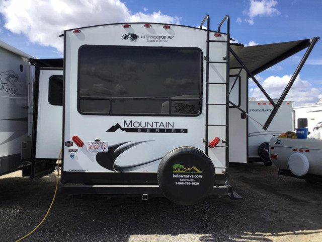 2020 Timber Ridge Mountain Series 25RDS,travel trailer in RVs & Motorhomes in Calgary - Image 2
