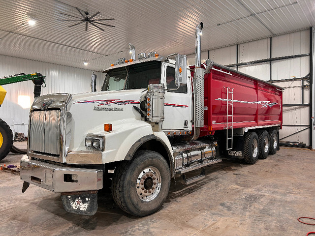 2012 Western Star W4900 in Heavy Trucks in Regina