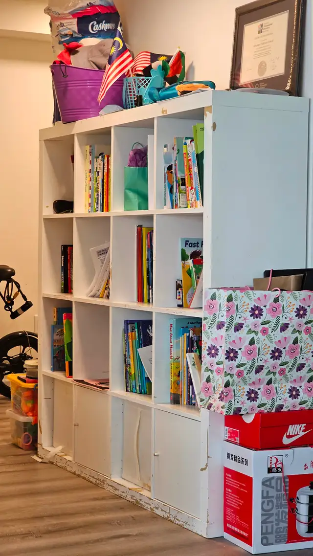 IKEA KALLAX 4x4 Book Shelf unit, white in Bookcases & Shelving Units in City of Toronto - Image 2