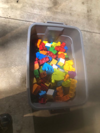 Tub of toddler Lego/building  blocks 