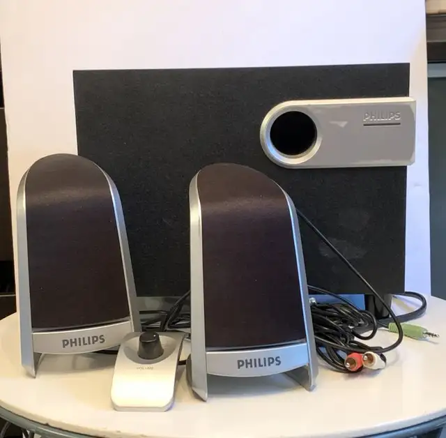 Philips Multimedia Speakers 2.1551578618120775681