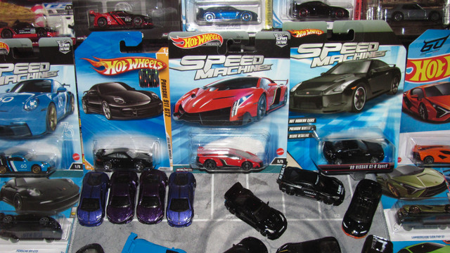 HOT WHEELS LAMBORGHINI VENENO Speed Machines Premium 5/5 in Toys & Games in Sarnia - Image 2